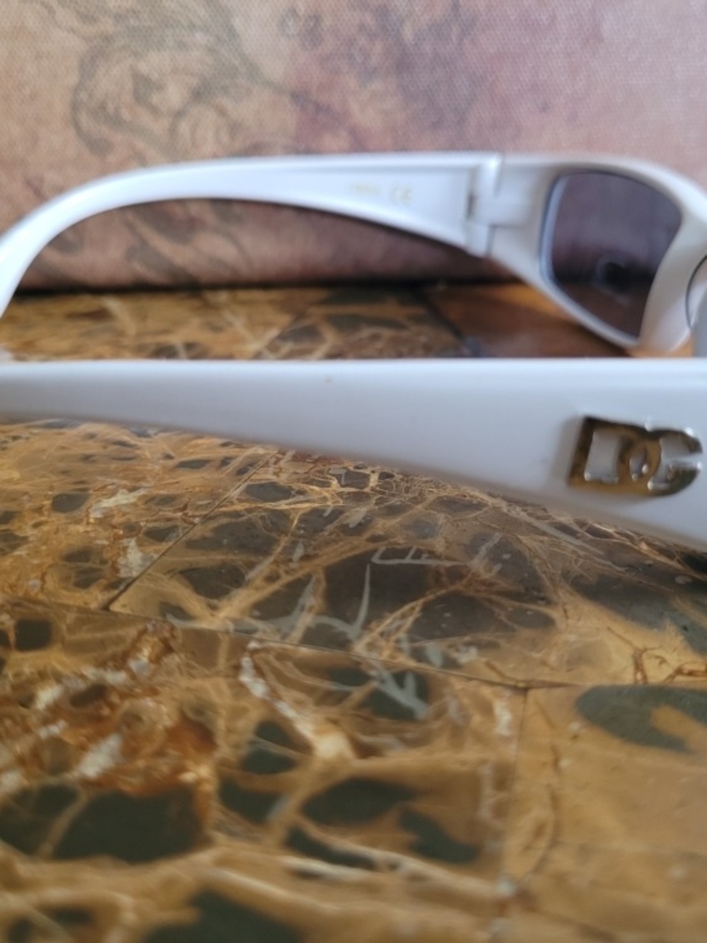 DG Eyewear White Rectangular Sunglasses with Smoky Lenses - Picture 4 of 5